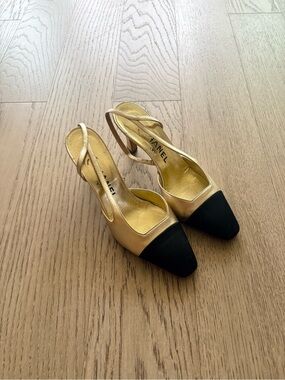 CHANEL Gold Slingback Pumps